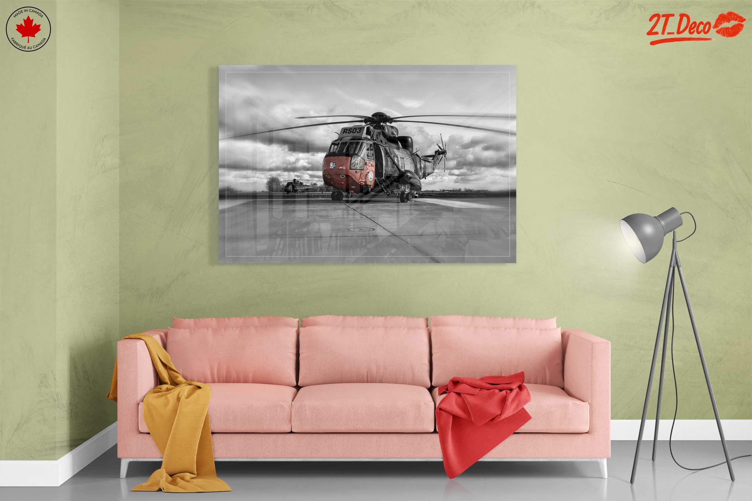 Stunning Helicopter in Dramatic Black and White - Image 7