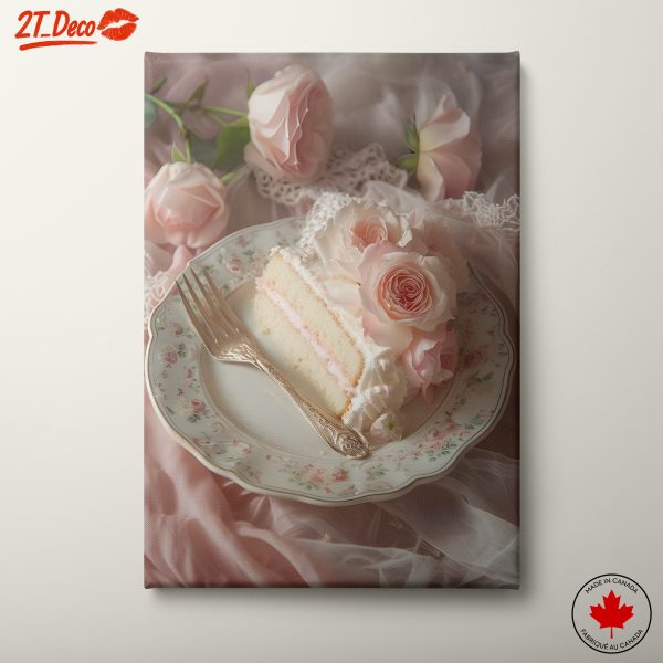 Elegant Floral Cake Presentation