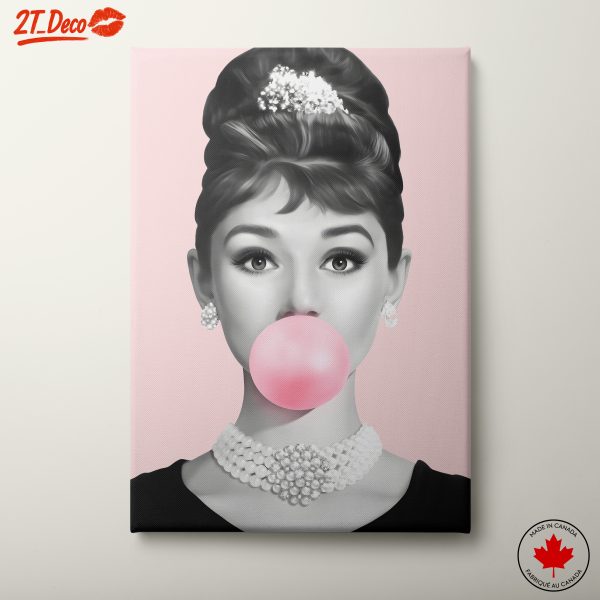 Elegant Woman with Bubblegum in Pop Art Style