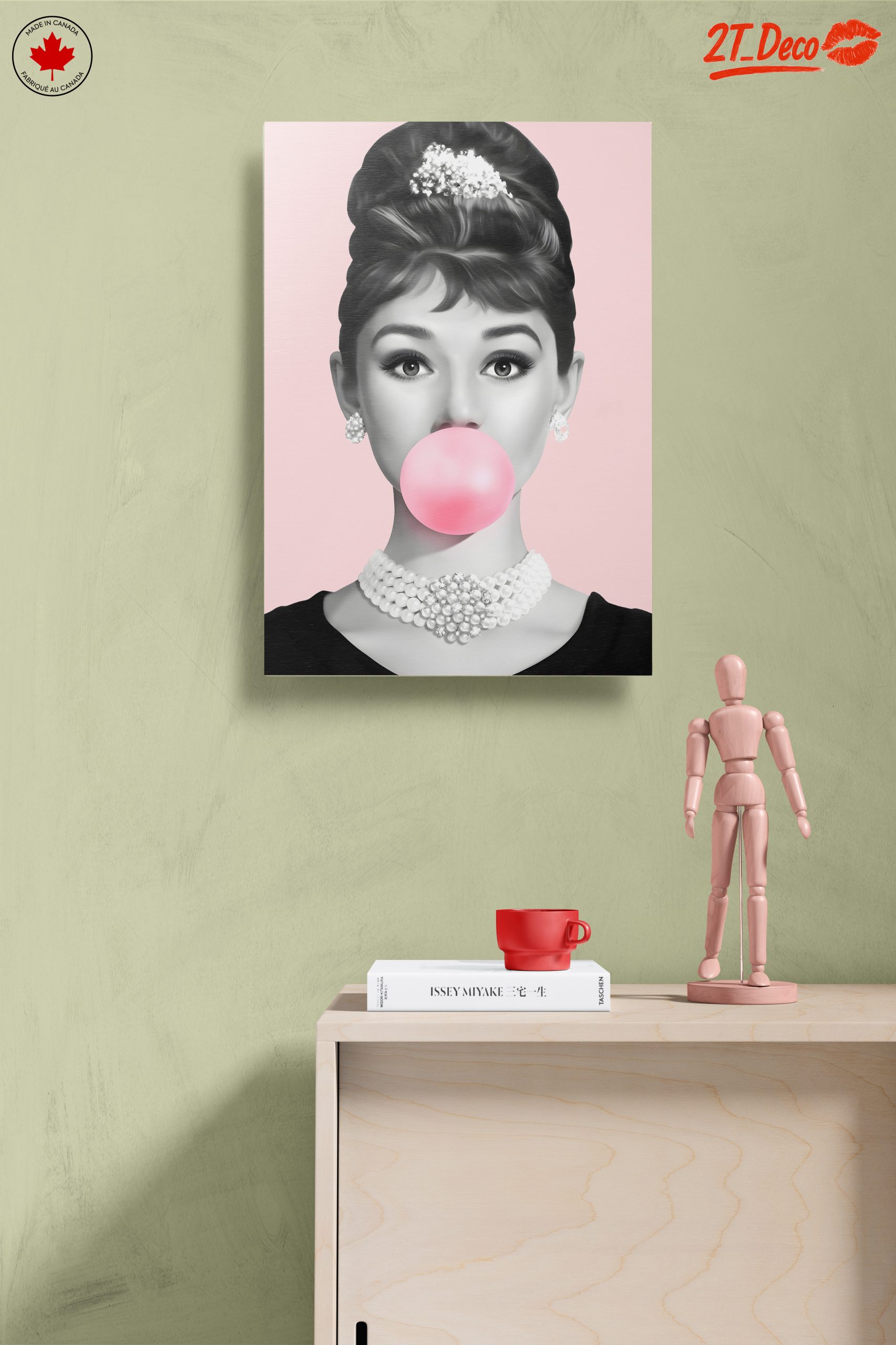 Elegant Woman with Bubblegum in Pop Art Style - Image 14