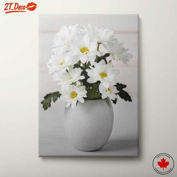 Elegant White Daisy Bouquet in Vase