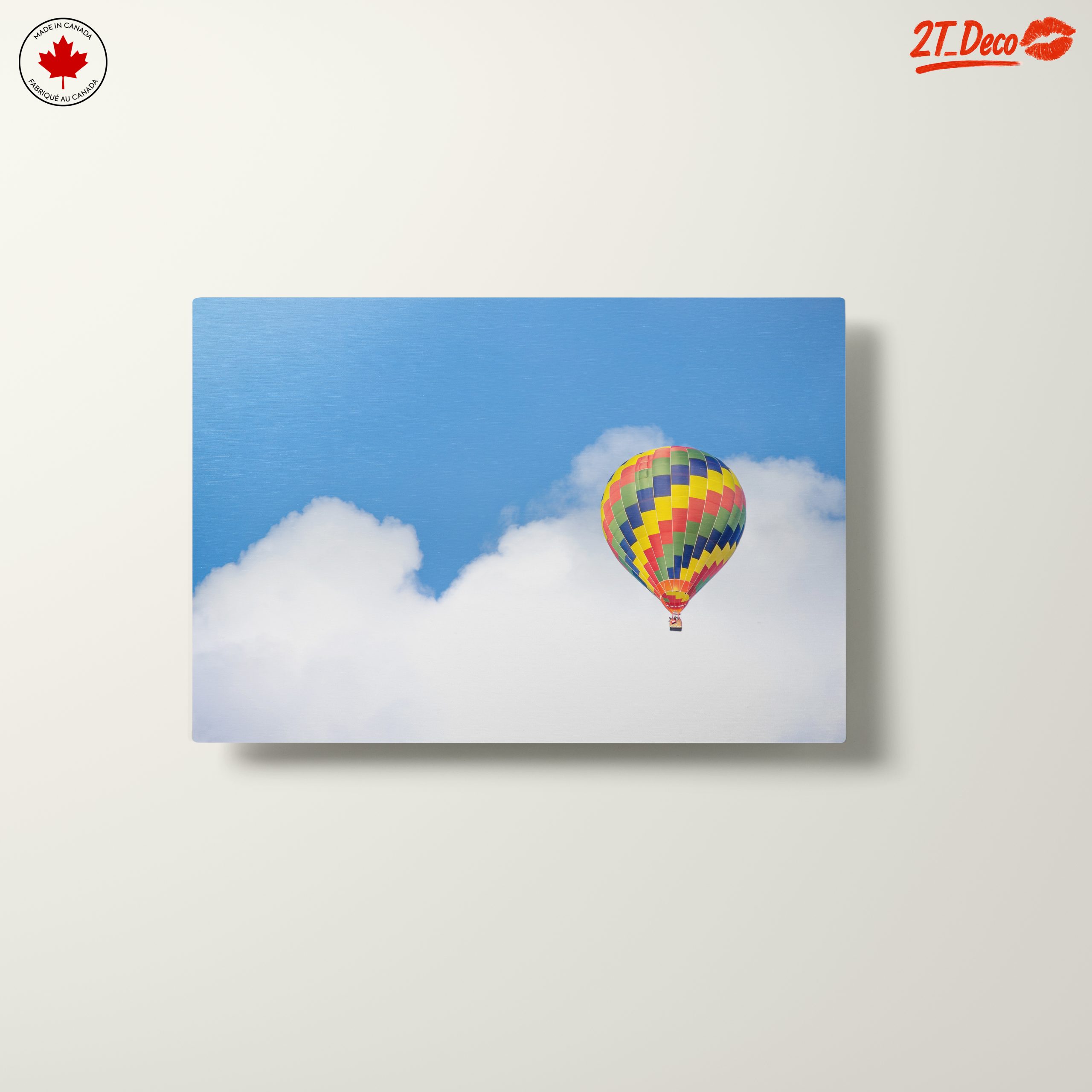 Vibrant Hot Air Balloon in Sky - Image 10