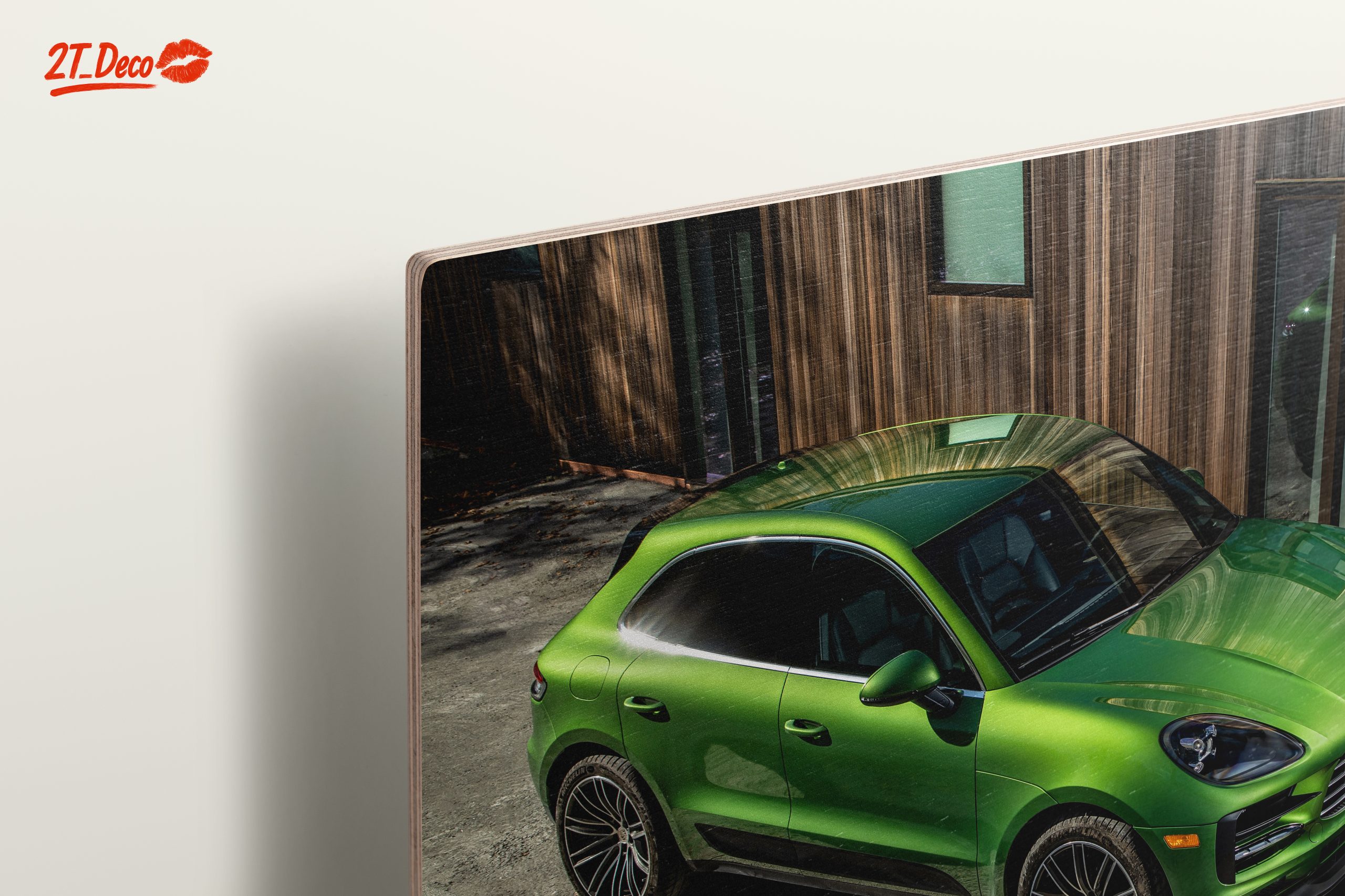 Stylish Green Classic Car - Image 15