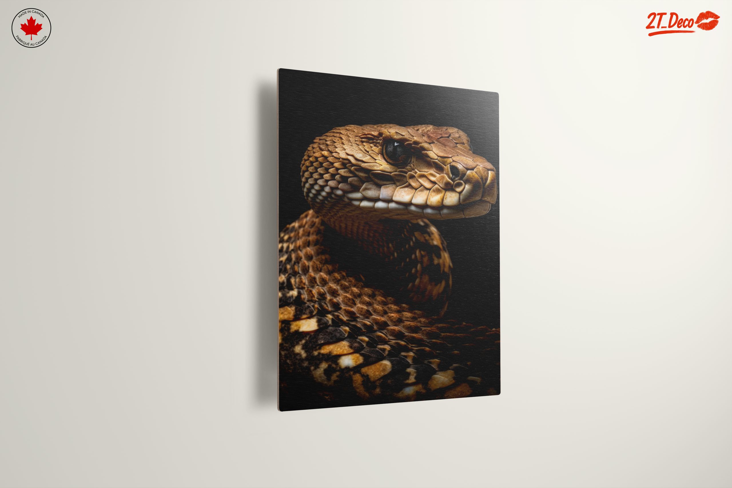 Captivating Close-Up of a Snake - Image 13