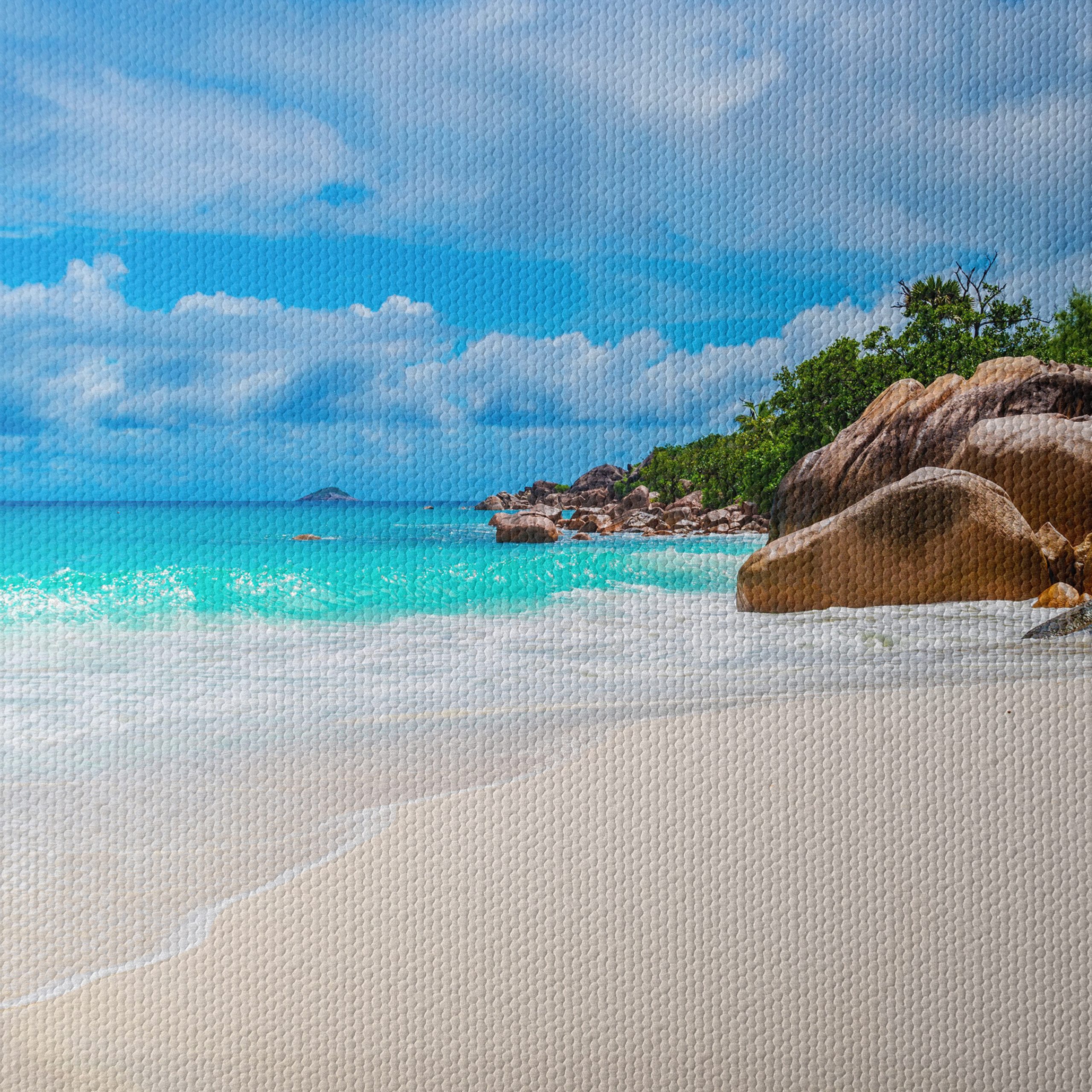 Vibrant Tropical Beach Scene - Image 4