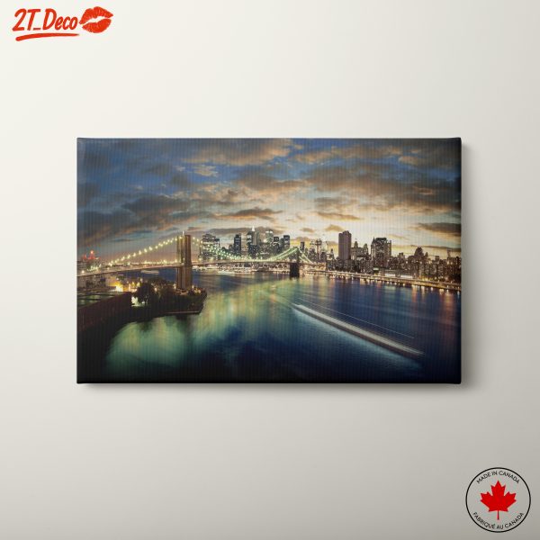 Stunning New York Cityscape with Brooklyn Bridge