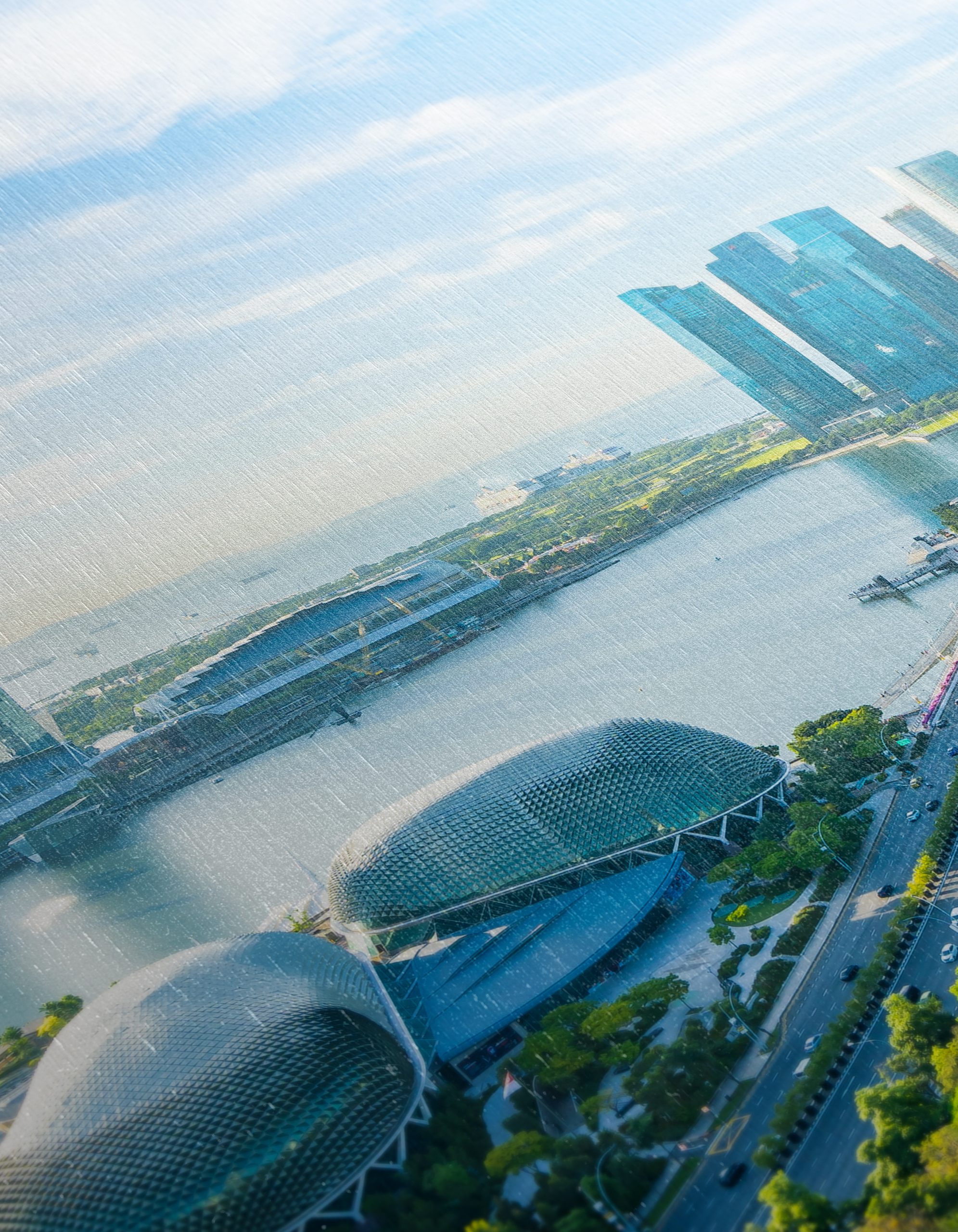 Stunning Cityscape View of Singapore - Image 12