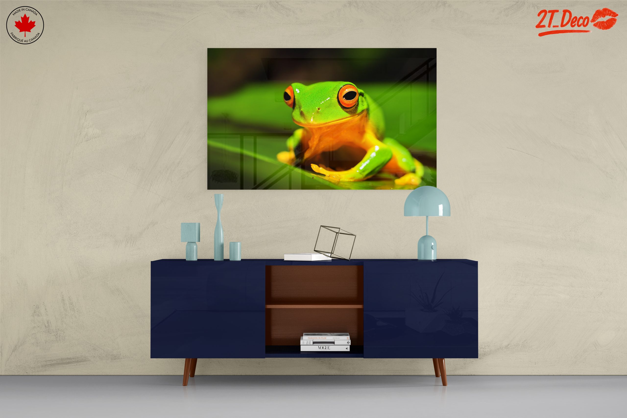 Vibrant Tree Frog on Green Leaf - Image 8