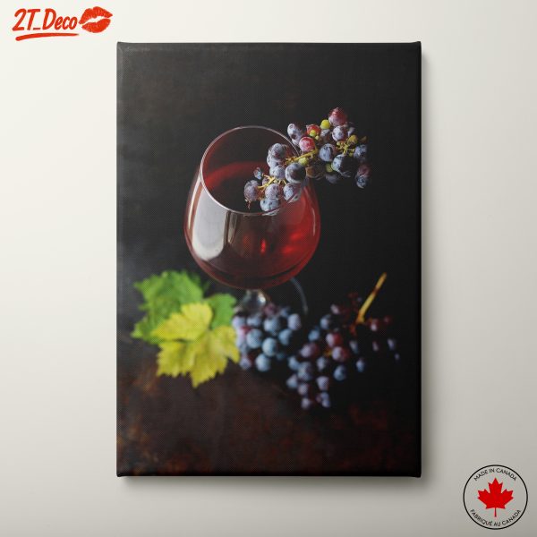 Elegant Wine Glass with Grapes