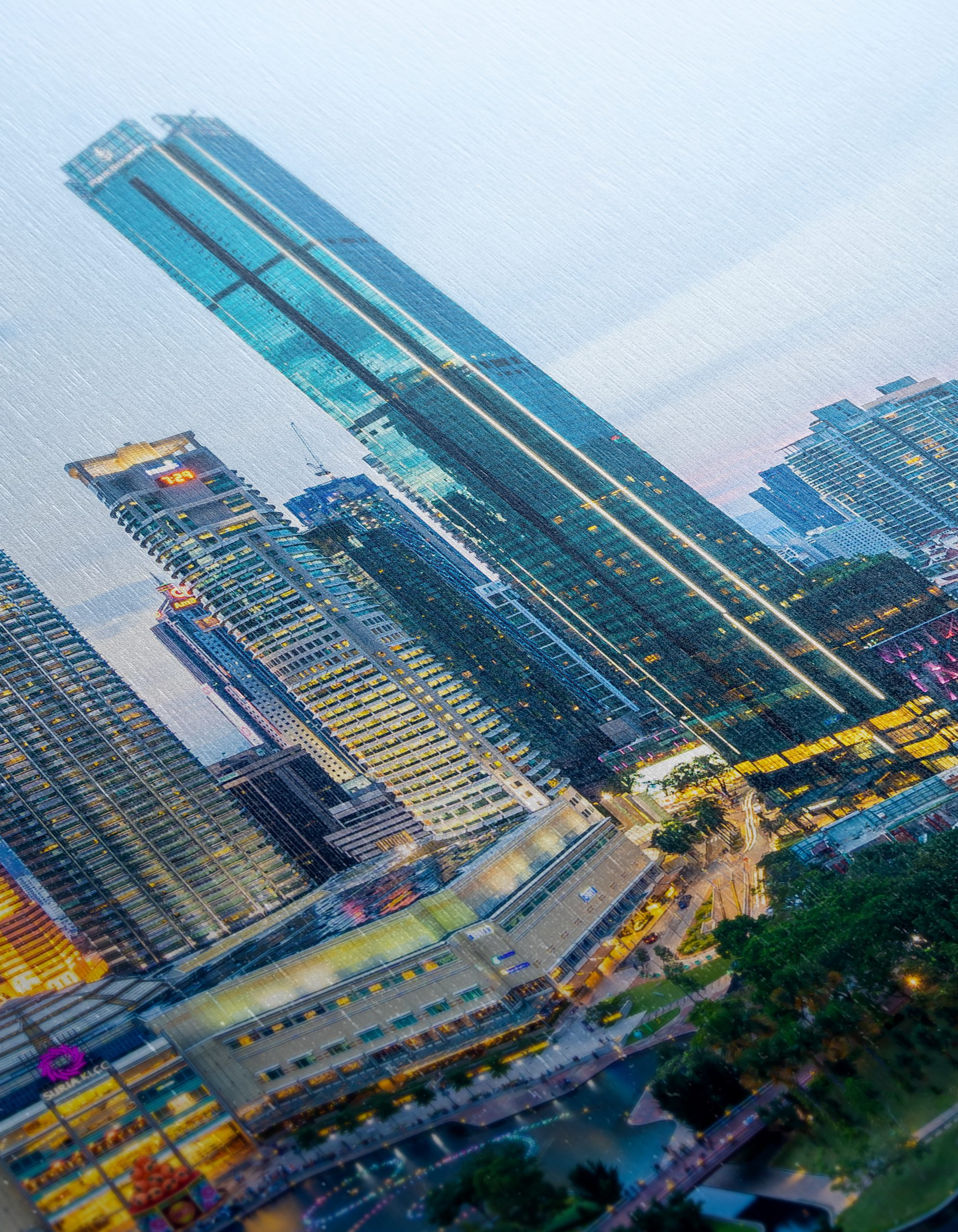 Stunning Kuala Lumpur Cityscape at Dusk - Image 12