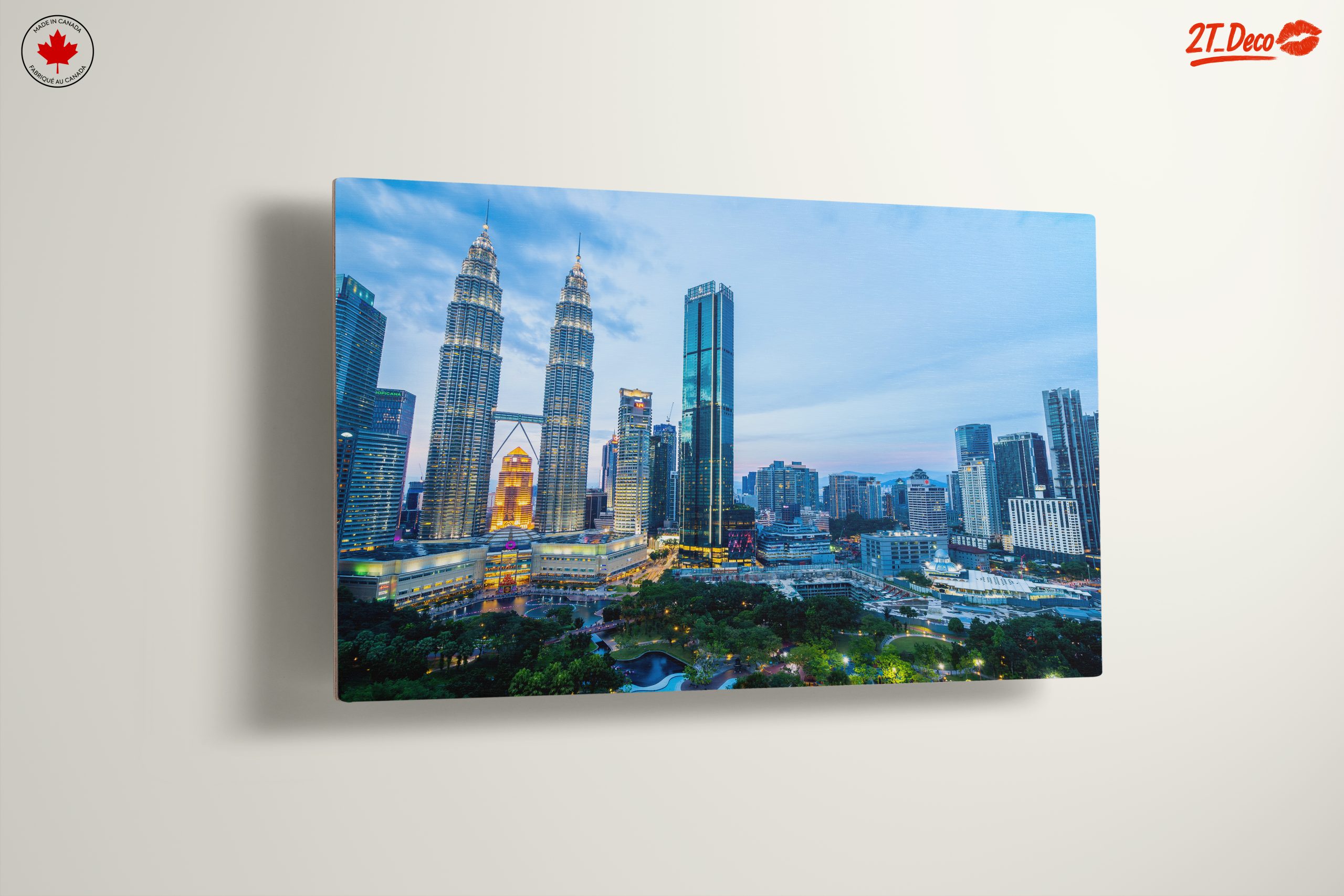 Stunning Kuala Lumpur Cityscape at Dusk - Image 13