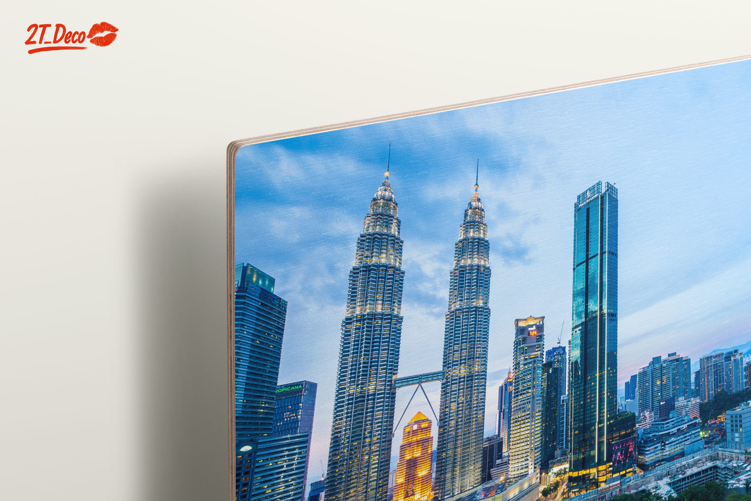Stunning Kuala Lumpur Cityscape at Dusk - Image 15