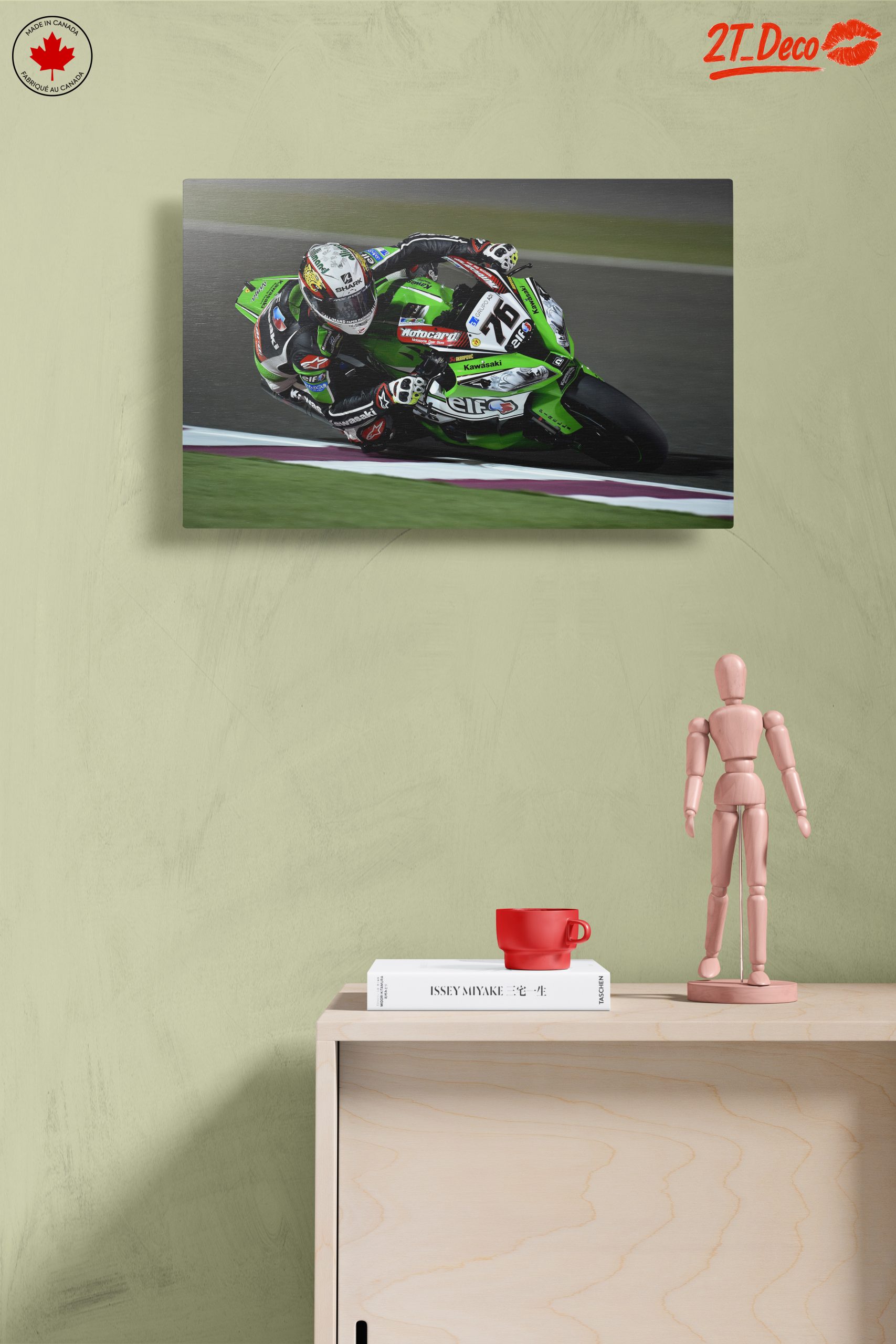 Dynamic Motorcycle Racing Action - Image 14