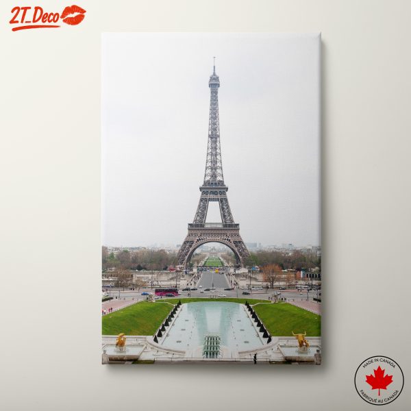 Eiffel Tower Scenic View In Paris