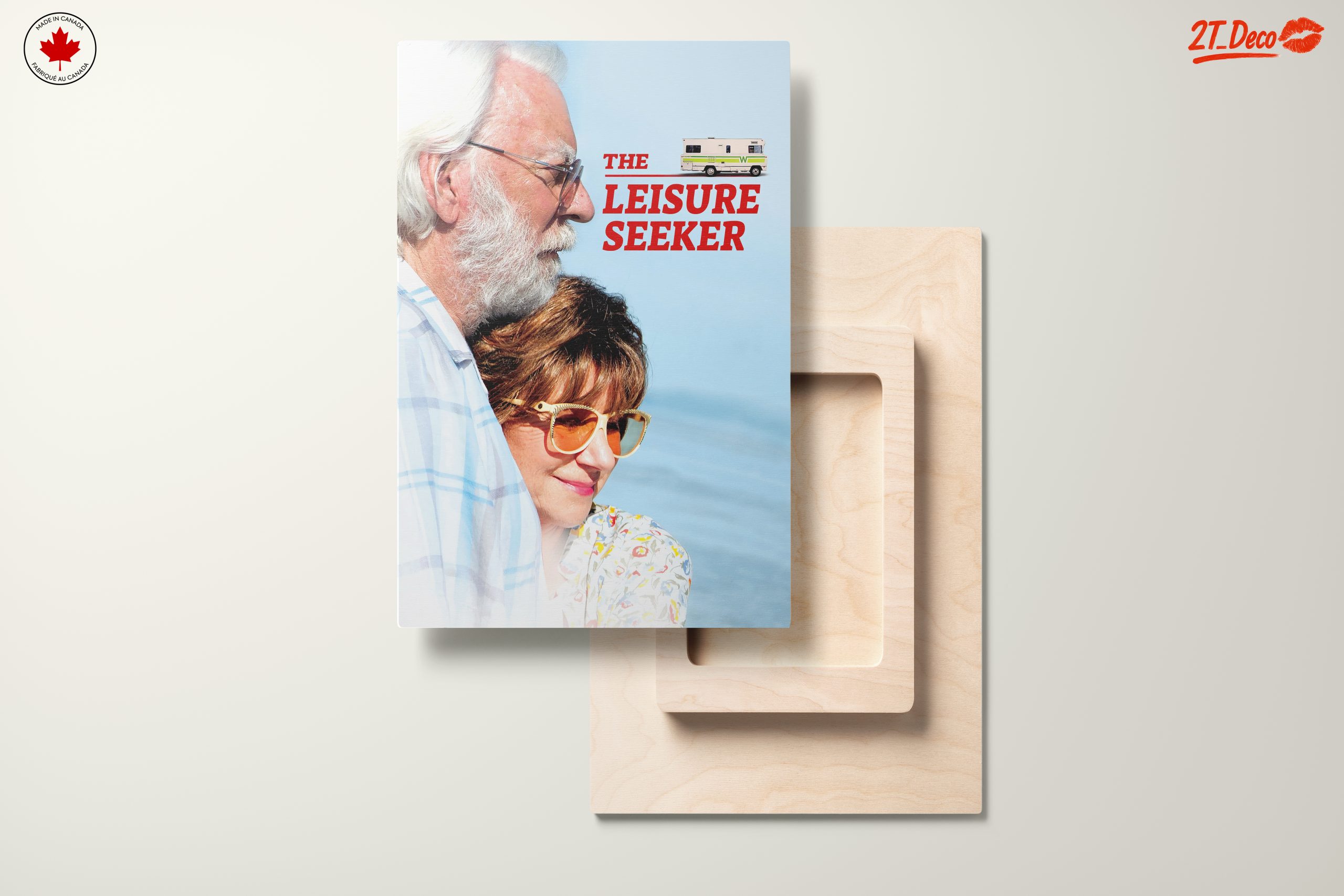 Romantic Couple Embracing in Leisure - Image 11