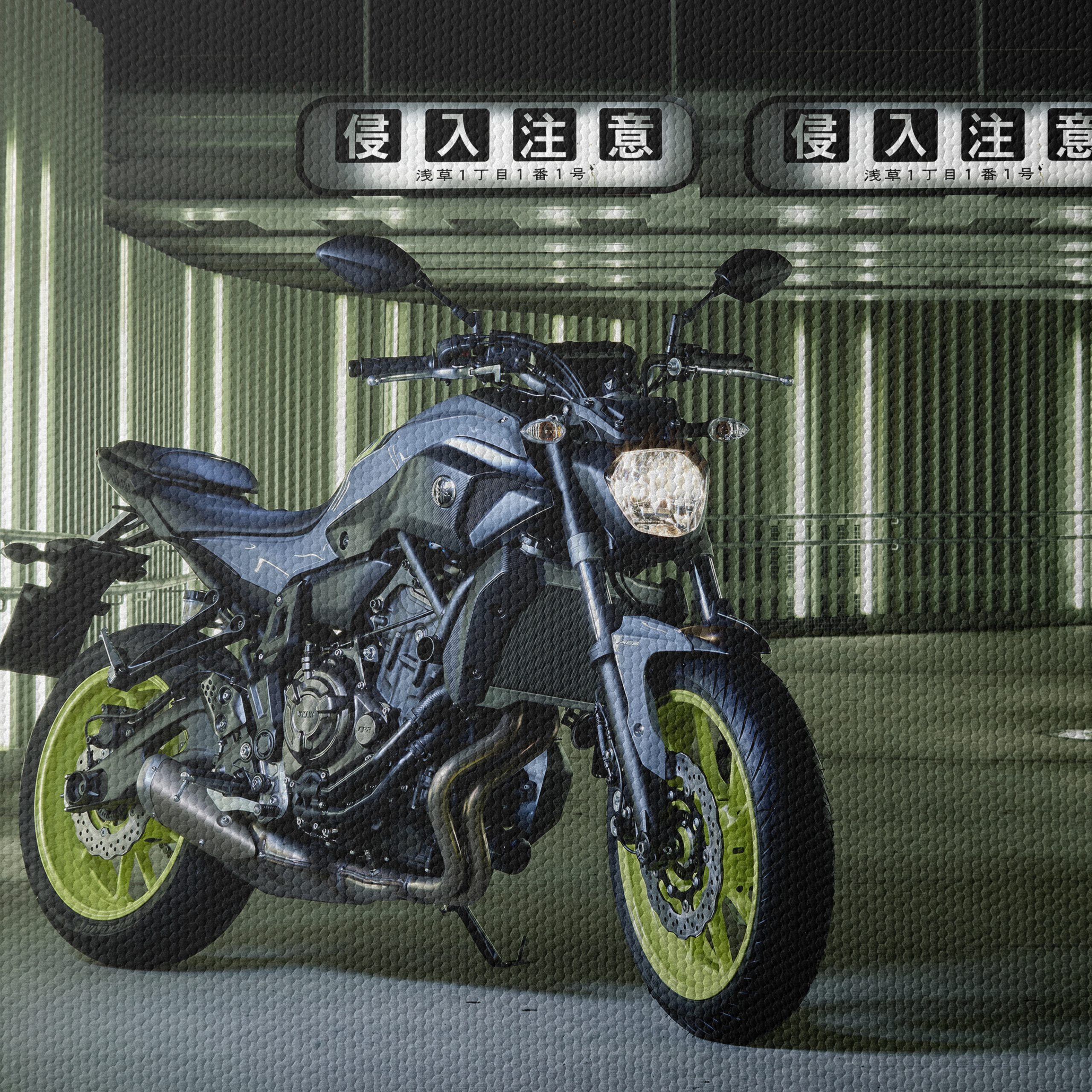 Stylish Motorcycle in Urban Alley - Image 4