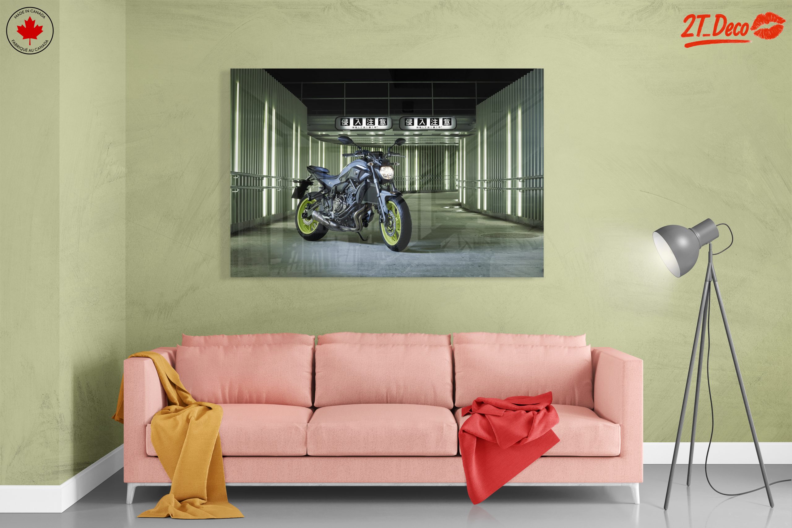 Stylish Motorcycle in Urban Alley - Image 7