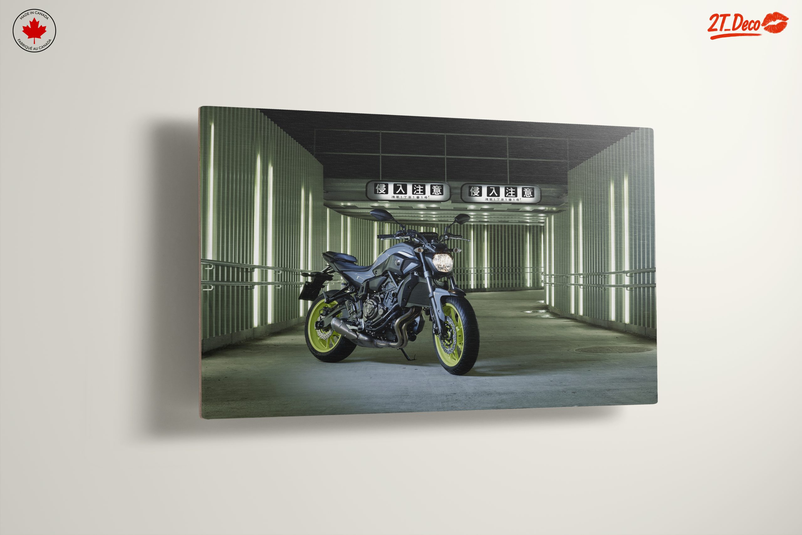 Stylish Motorcycle in Urban Alley - Image 13