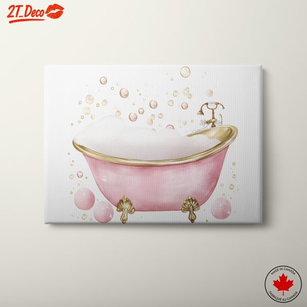 Chic Bathtub with Bubbles for Bathroom Decor