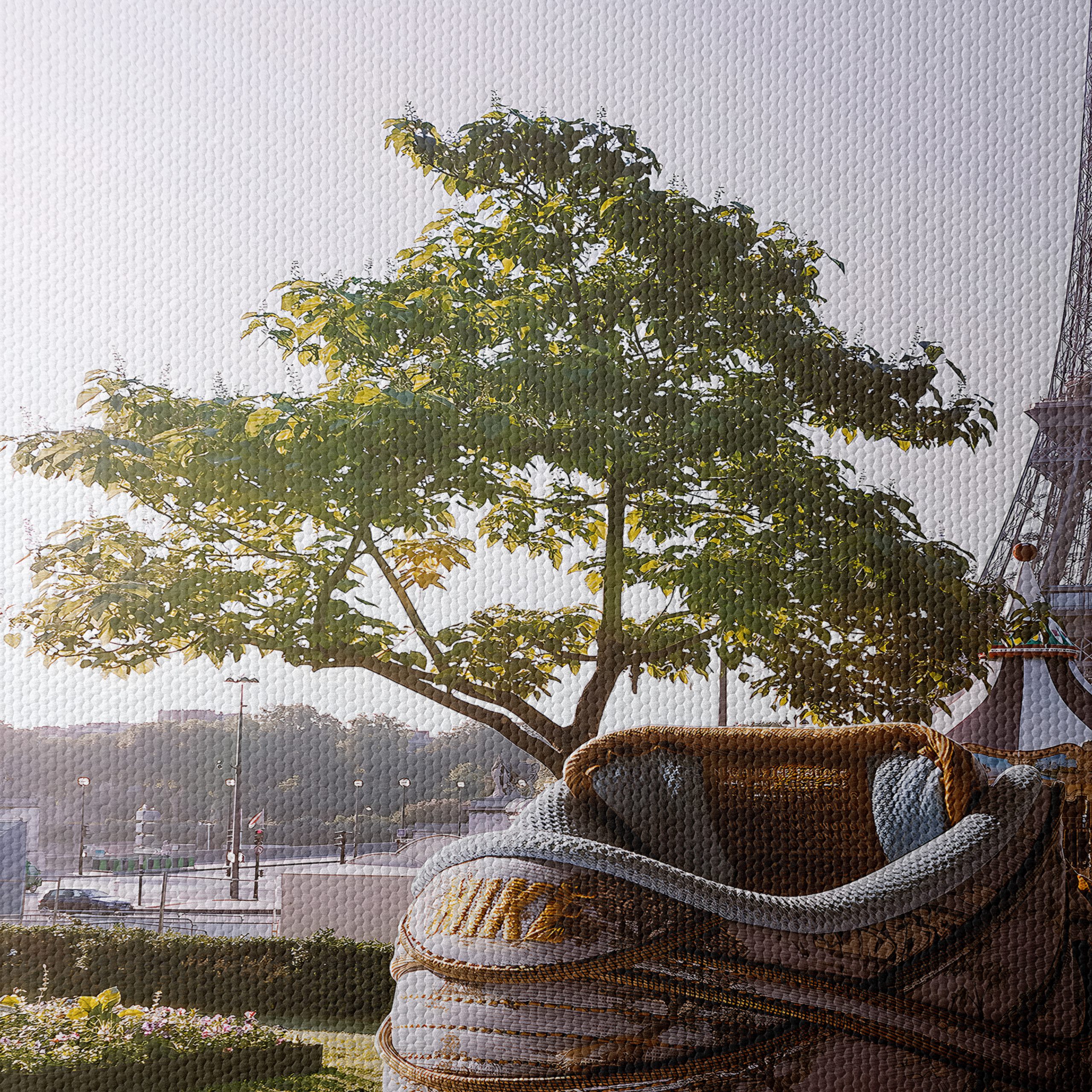 Unique Urban Art Featuring Iconic Parisian Landmark - Image 4