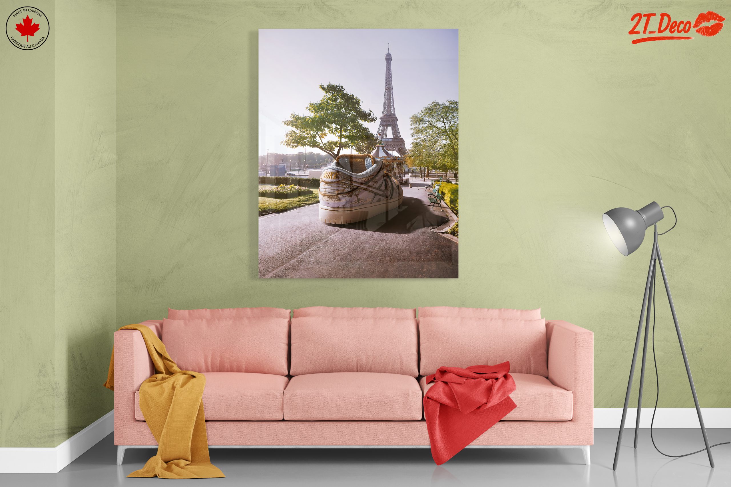Unique Urban Art Featuring Iconic Parisian Landmark - Image 7