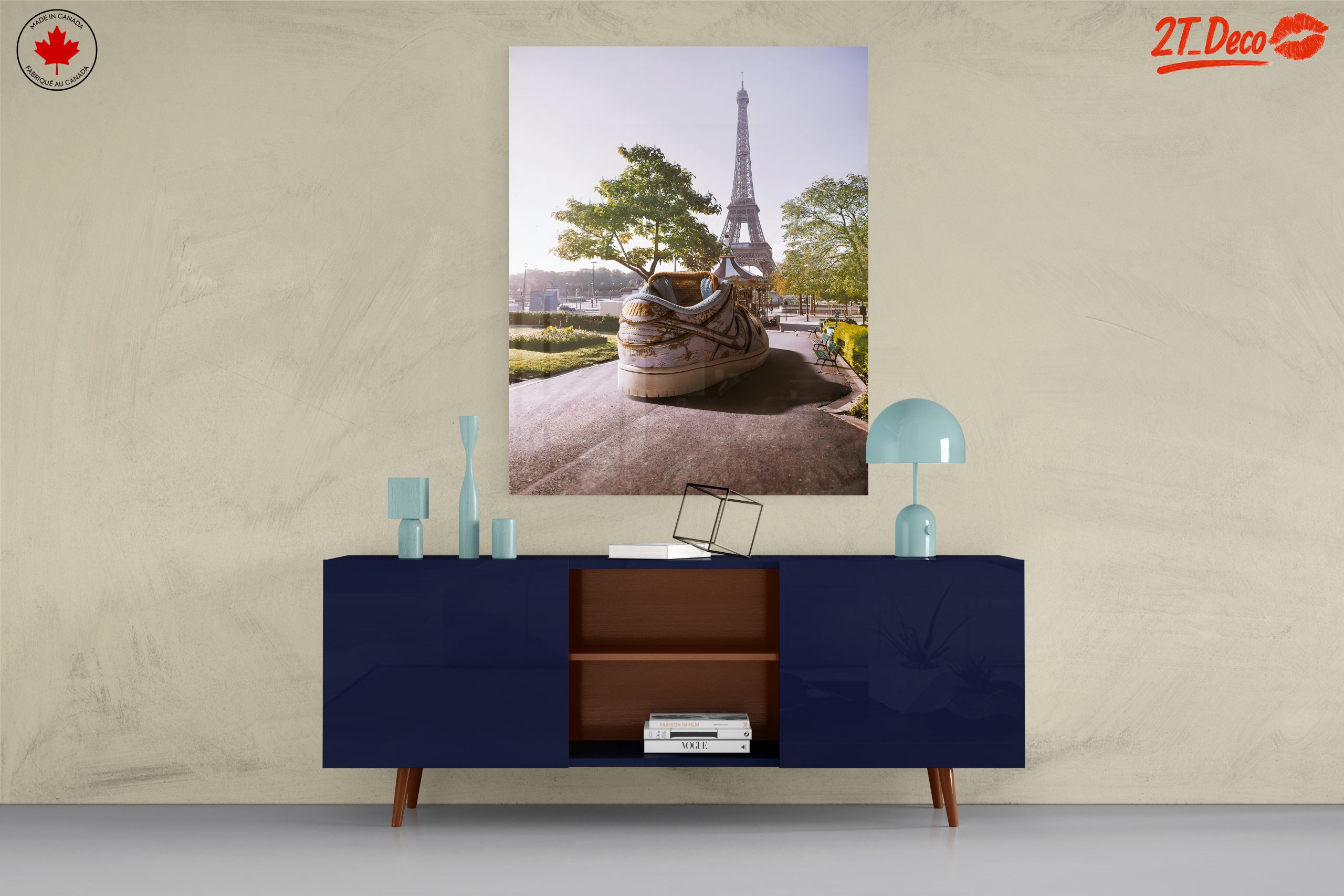 Unique Urban Art Featuring Iconic Parisian Landmark - Image 8