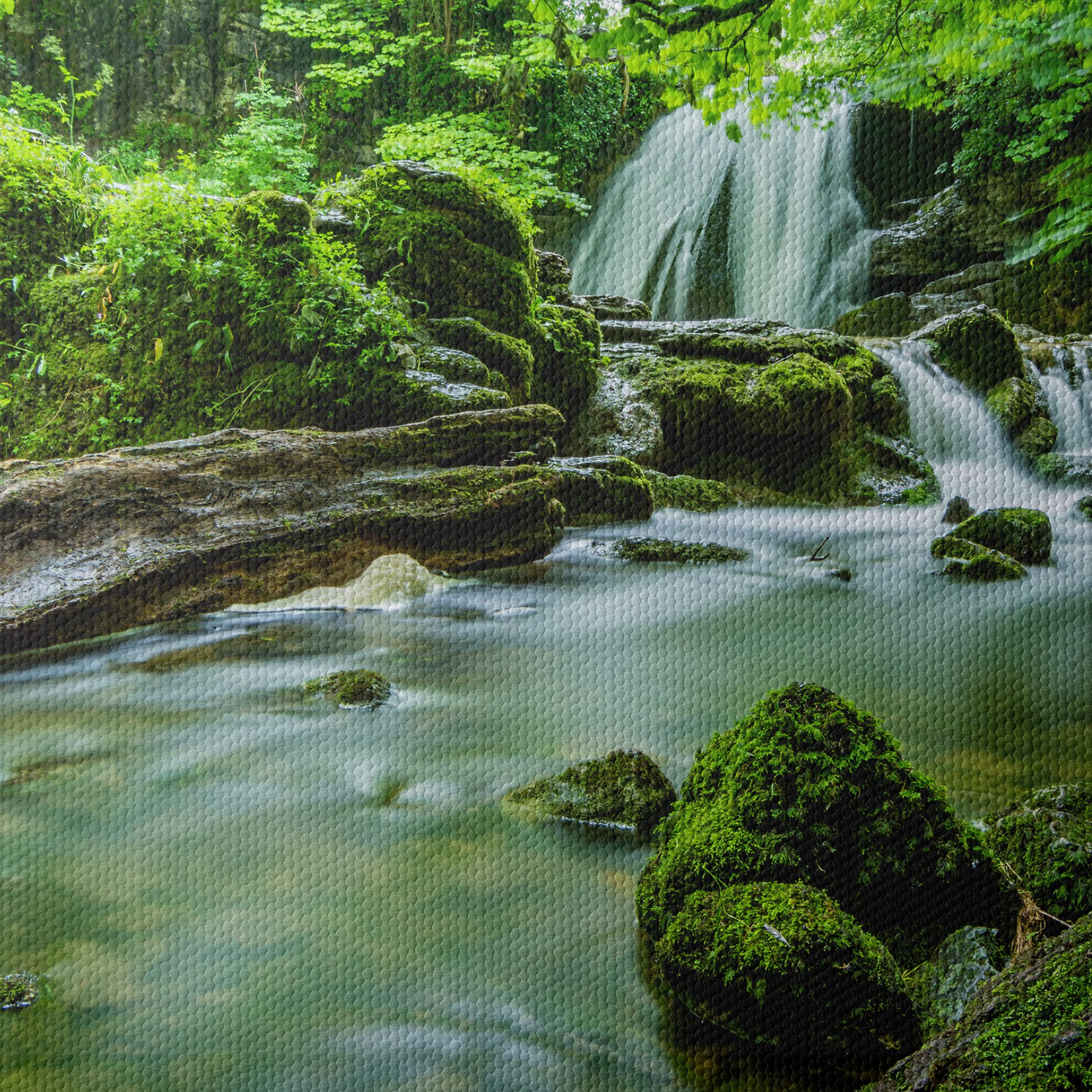 Lush Green Waterfall in Tranquil Nature - Image 4