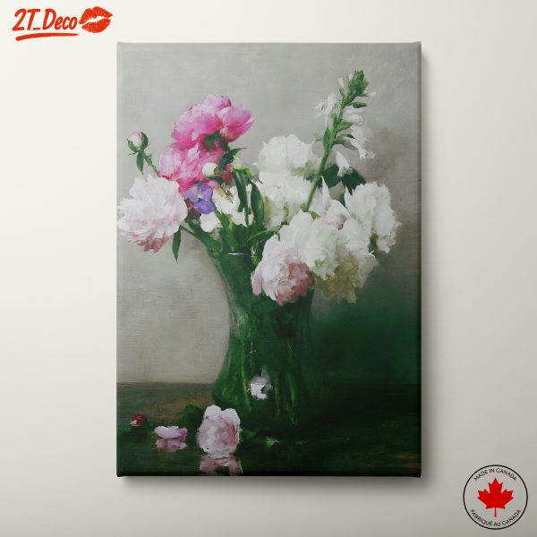 Elegant Floral Arrangement in a Vase