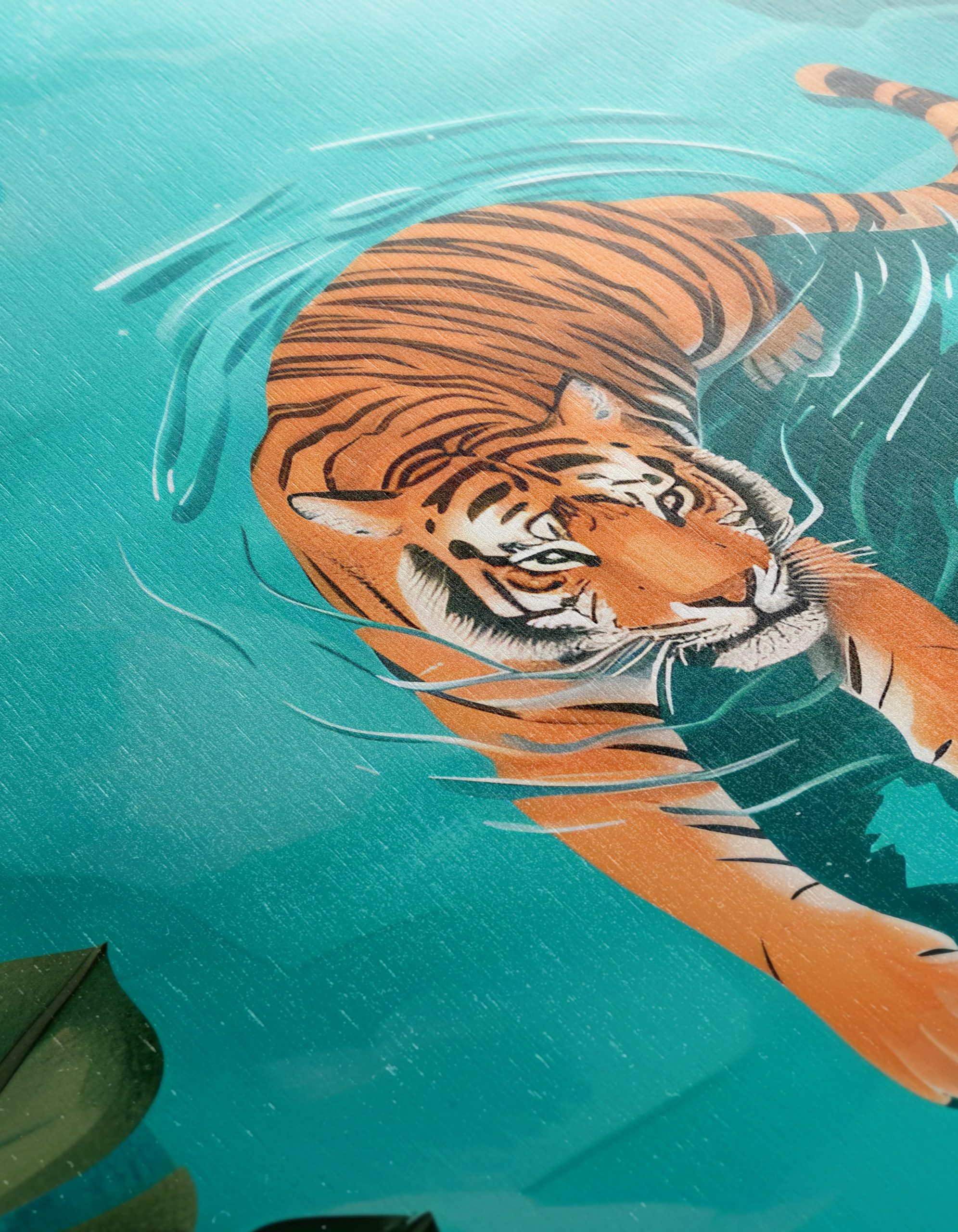 Vibrant Tiger Swimming in Tropical Waters - Image 12