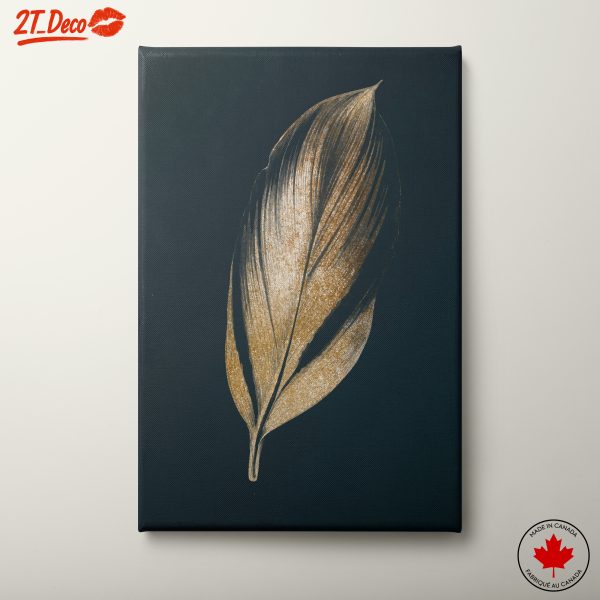 Elegant Leaf Design Art Decoration