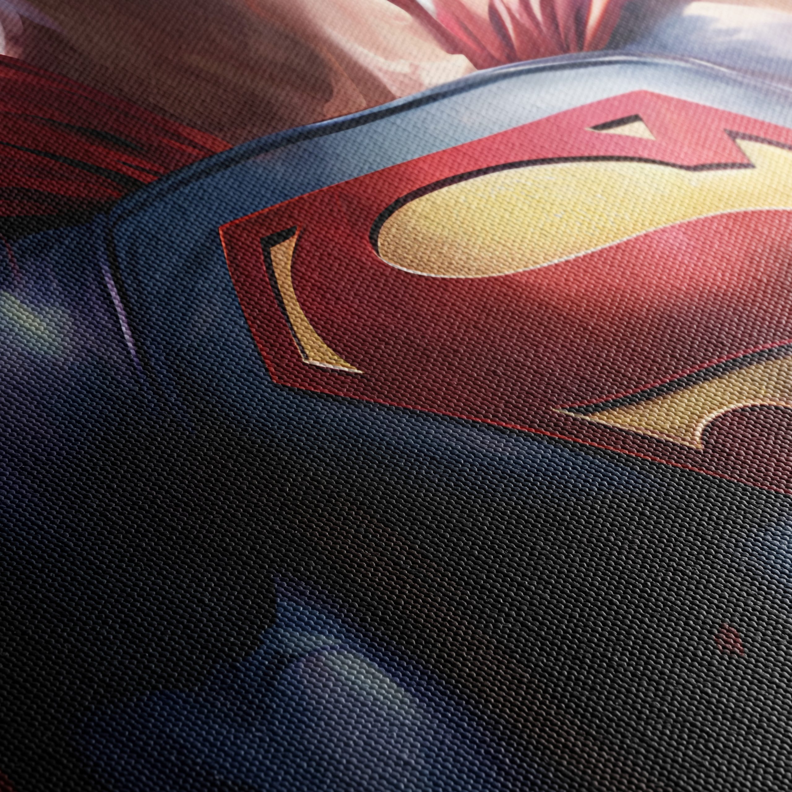 Stunning Superman Artwork Depicting Heroic Strength - Image 5