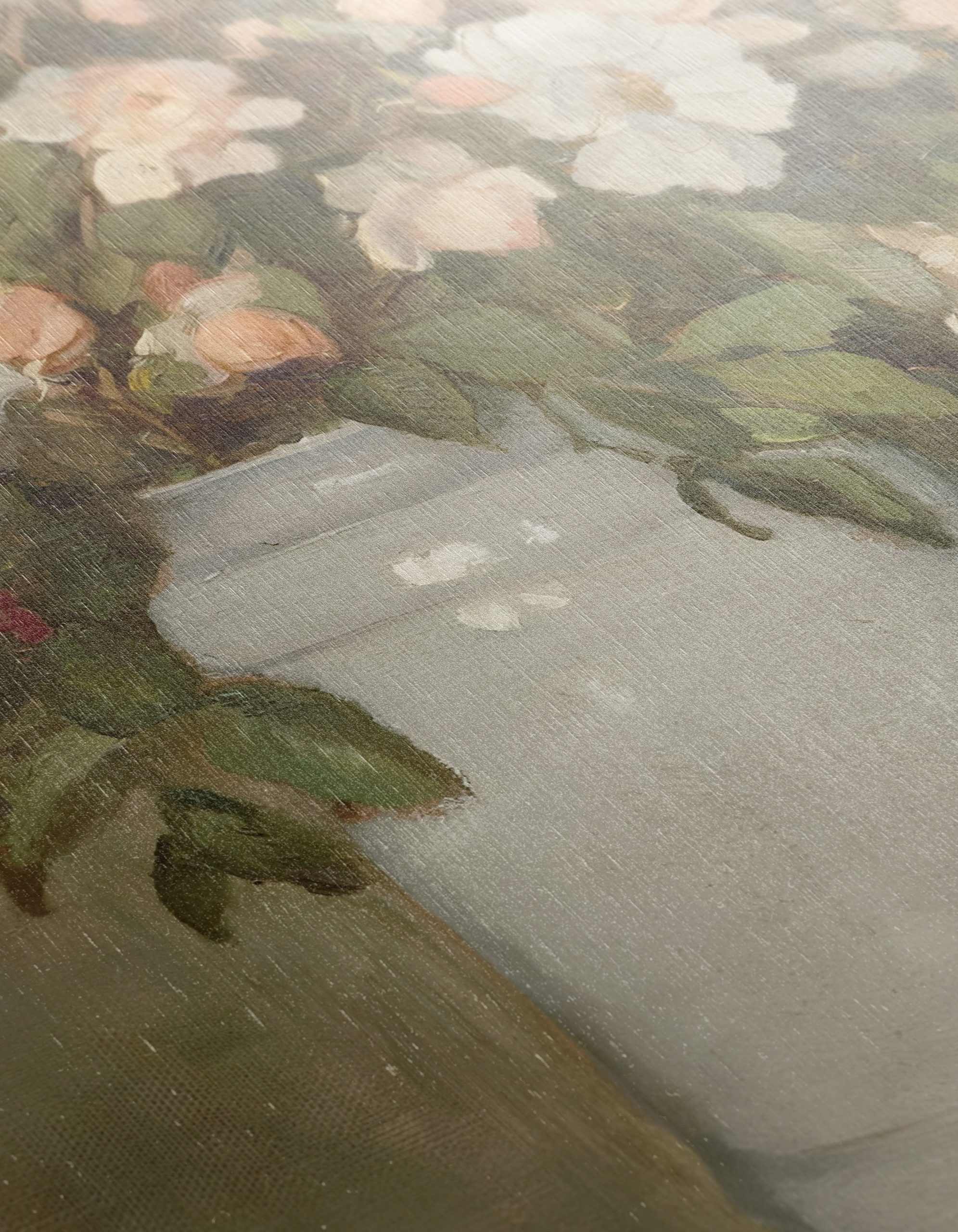 Delicate Floral Arrangement in Vase - Image 12