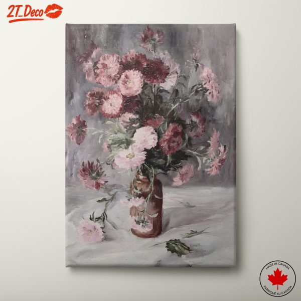Elegant Floral Arrangement in Soft Tones