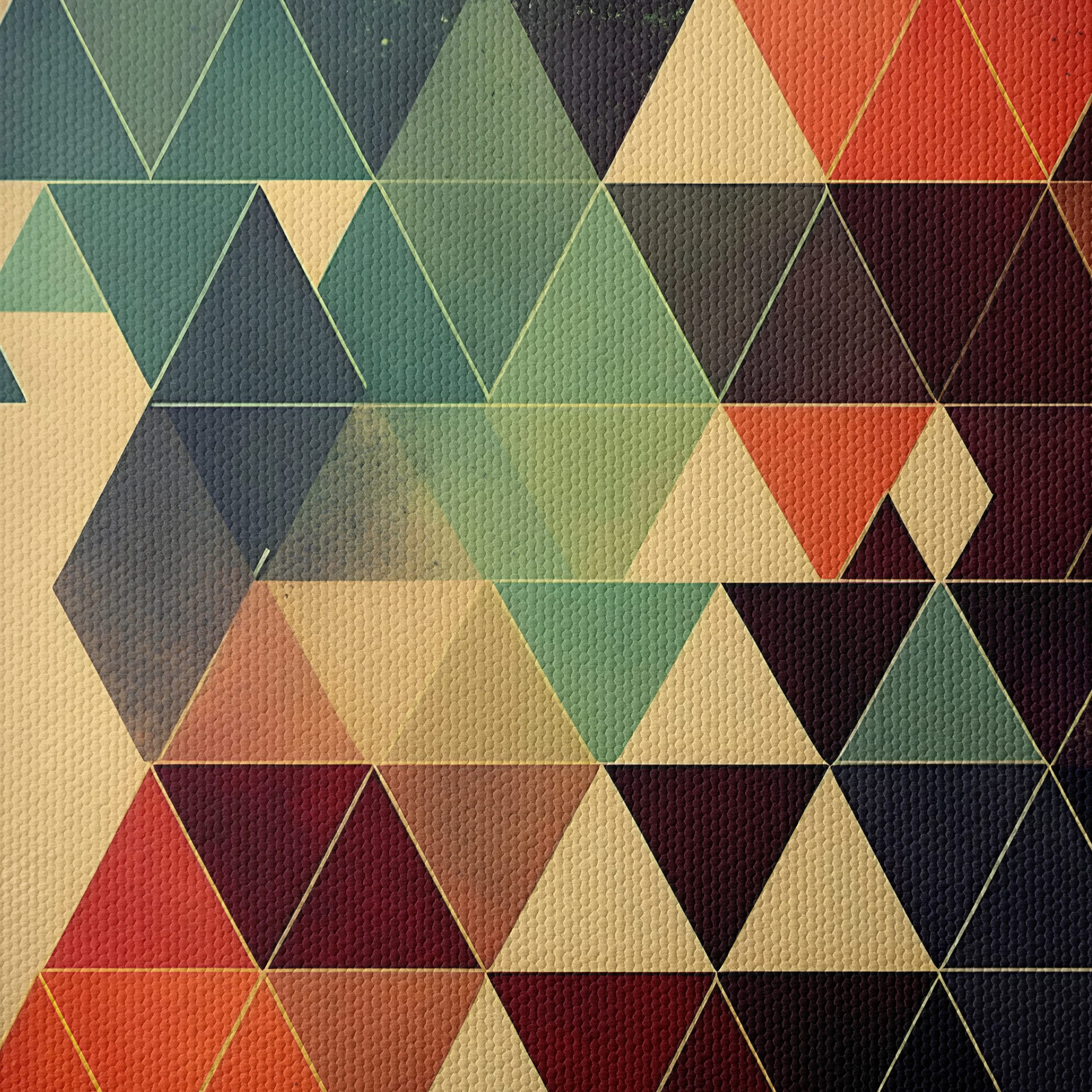 Dynamic Triangular Abstract Artwork - Image 4